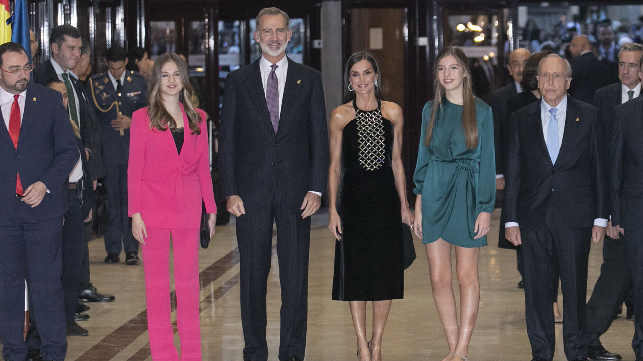 Los reyes y la princesa presiden el concierto previo a los Premios Princesa de Asturias