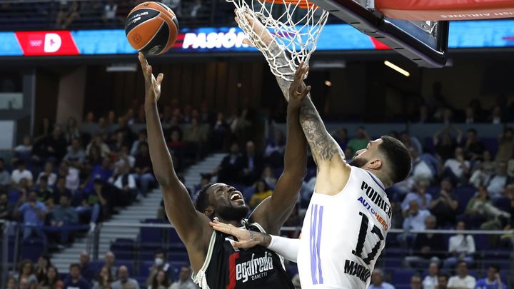 Poirier ante el Virtus / EFE