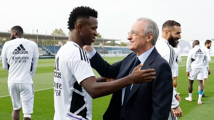 Vinicius y Florentino Pérez / REAL MADRID