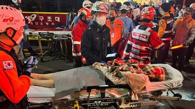 Hallan muerto al responsable policial investigado por la estampida mortal de Seúl