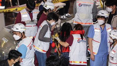 Al menos 153 muertos en una estampida durante las celebraciones de Halloween en Seúl