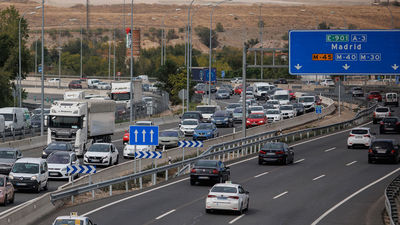 Complicaciones en las carreteras de Madrid y Barcelona y en cuatro provincias