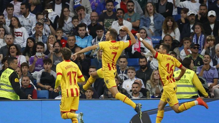 El delantero uruguayo del Girona Stuani celebra su gol / EFE