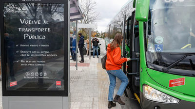 La Comunidad incrementa la oferta diaria de la línea 828 de autobús y la amplía a los fines de semana