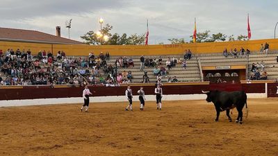 Emoción y riesgo en  San Agustín del Guadalix en el primer festejo del II Trofeo Esteban Ferre