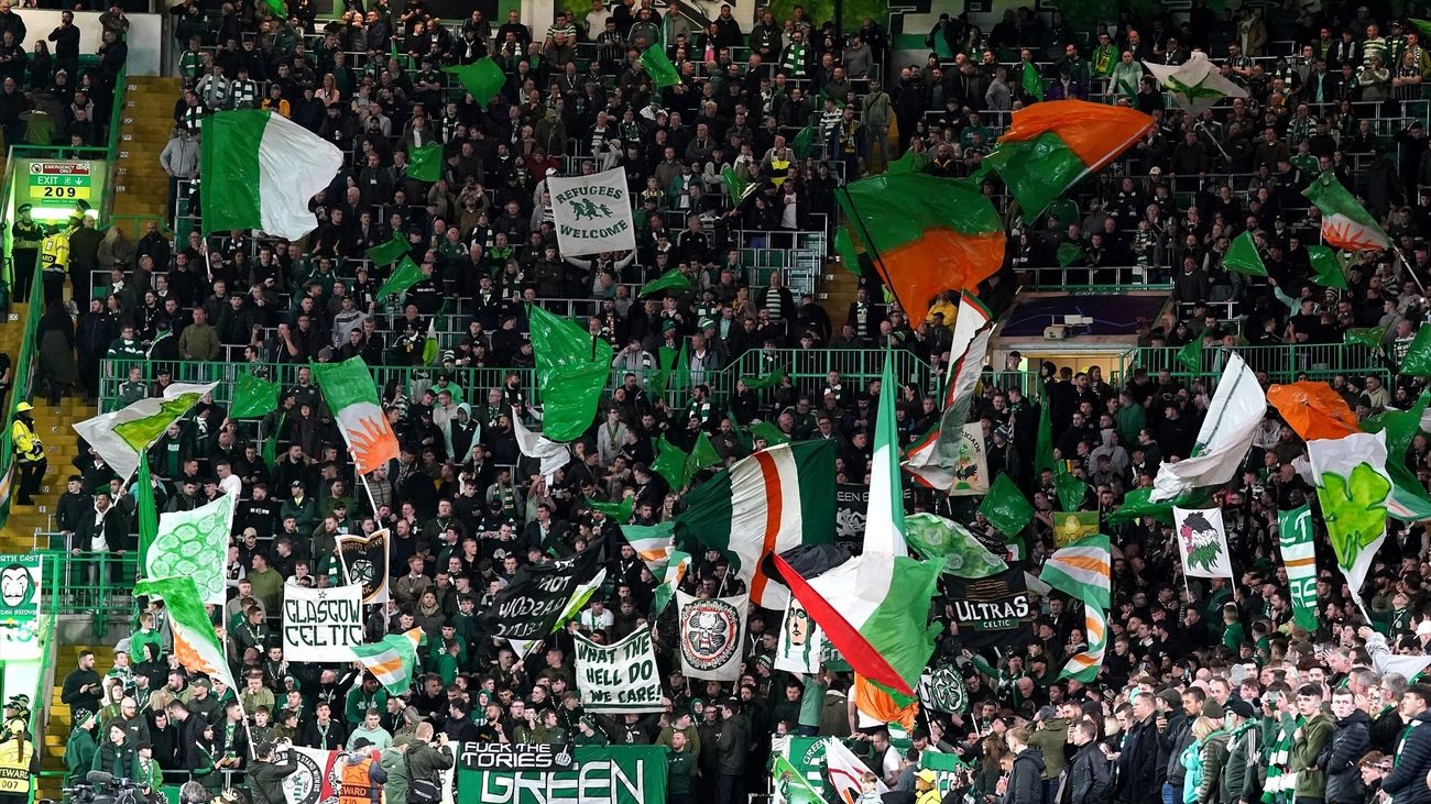 Aficionados del Celtic de Glasgow durante el partido de Champions League frente al Shakhtar Donetsk