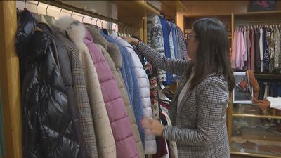 La ropa de abrigo se acumula en las tiendas por las altas temperaturas