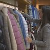La ropa de abrigo se acumula en las tiendas por las altas temperaturas