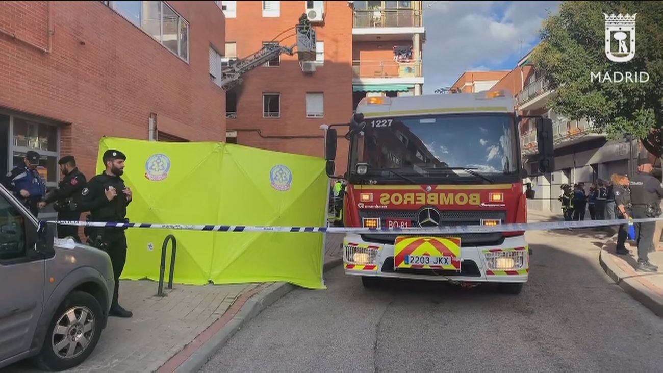 Muere un hombre de 55 años por intoxicación de humo tras el incendio de su vivienda en Puente de Vallecas