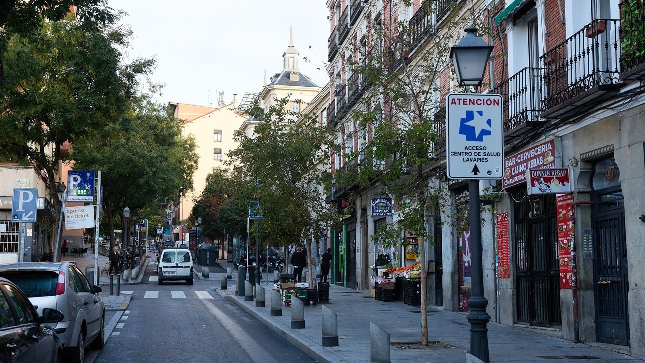 Detenidos por intentar robar unas zapatillas a un hombre en Lavapiés con la técnica del mataleón