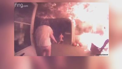 Héroe por equivocación: Un conductor perdido salva a cuatro hermanos de morir en un incendio