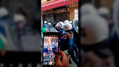Los hinchas del Celtic la lían en el centro de la capital: cargas policiales antes del partido frente al Real Madrid