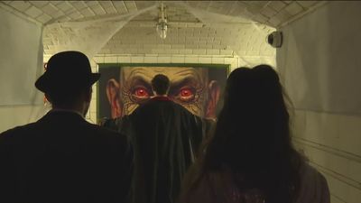 Más de 2.300 personas visitan el castillo del Conde Drácula en la antigua estación de Metro de Chamberí