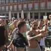 Los hinchas del Celtic invaden la Plaza Mayor y otros puntos del centro de Madrid