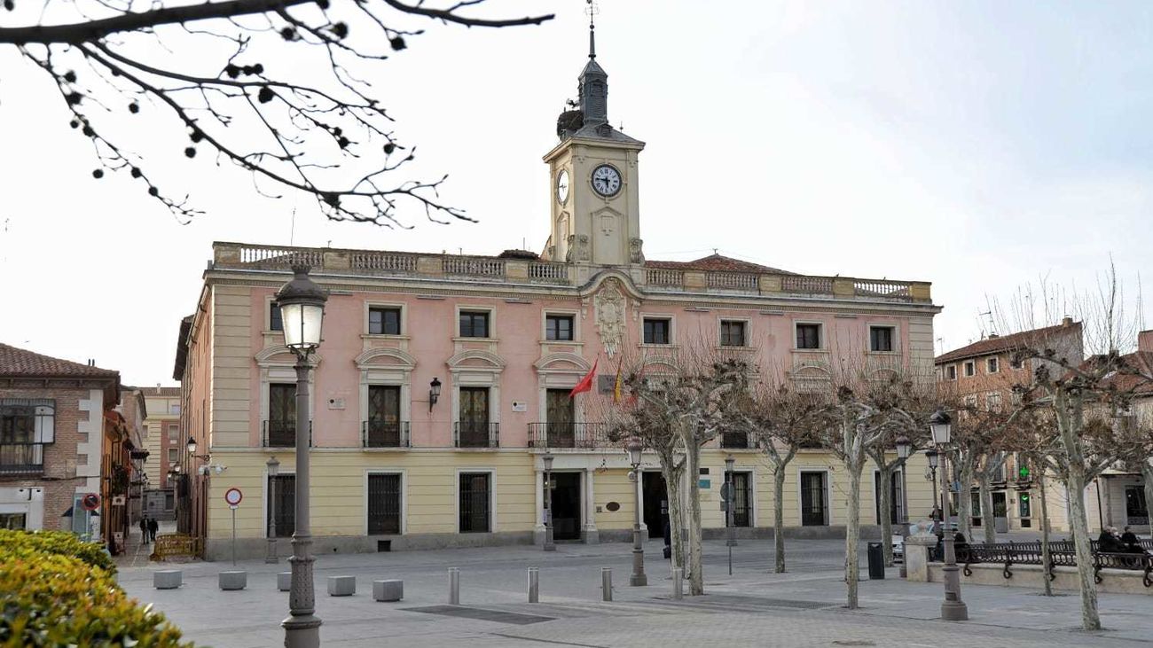 El Ayuntamiento de Alcalá abre los procesos para crear dos bolsas de empleo de enfermeros y psicólogos clínicos