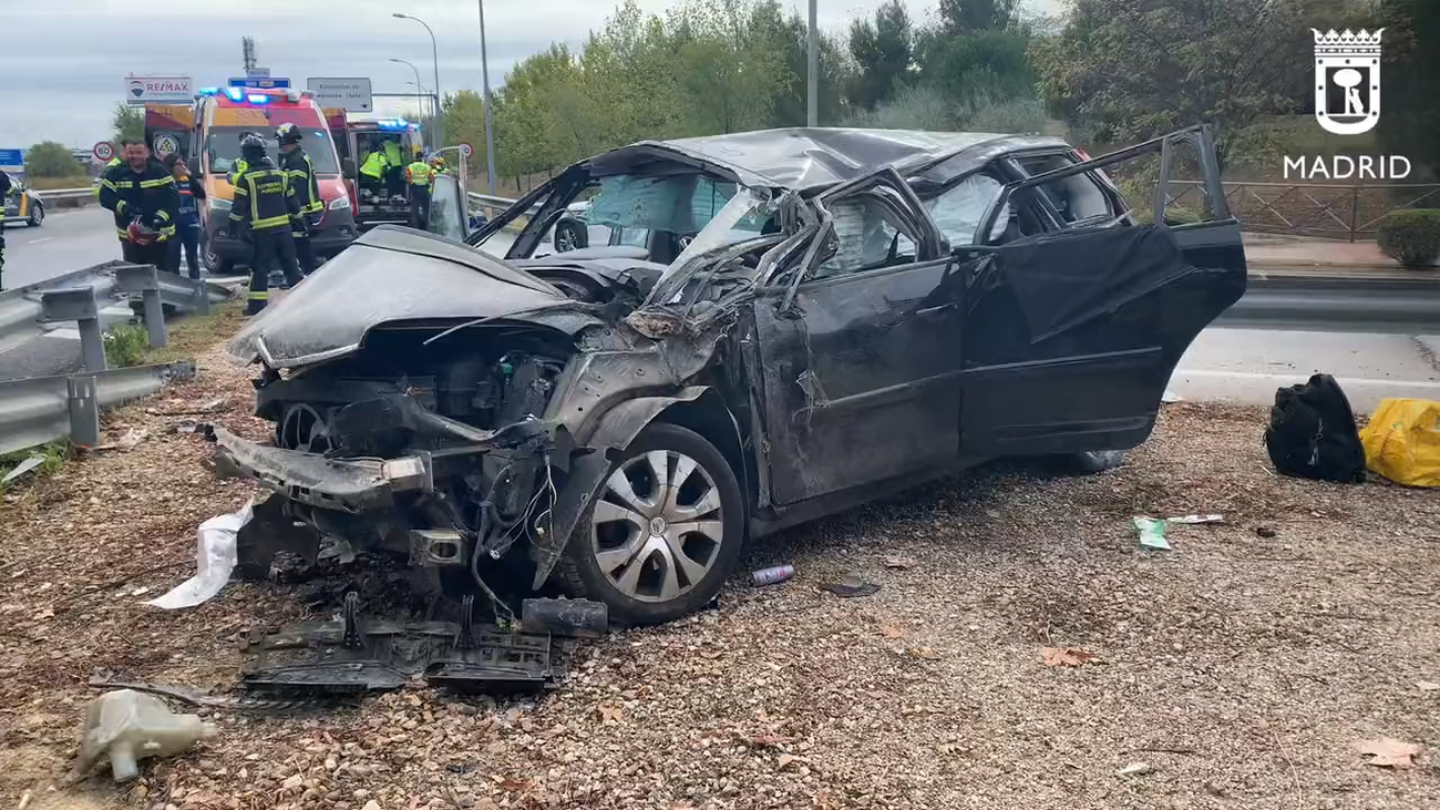 Accidente en el acceso del Ensanche de Vallecas a Los Berrocales