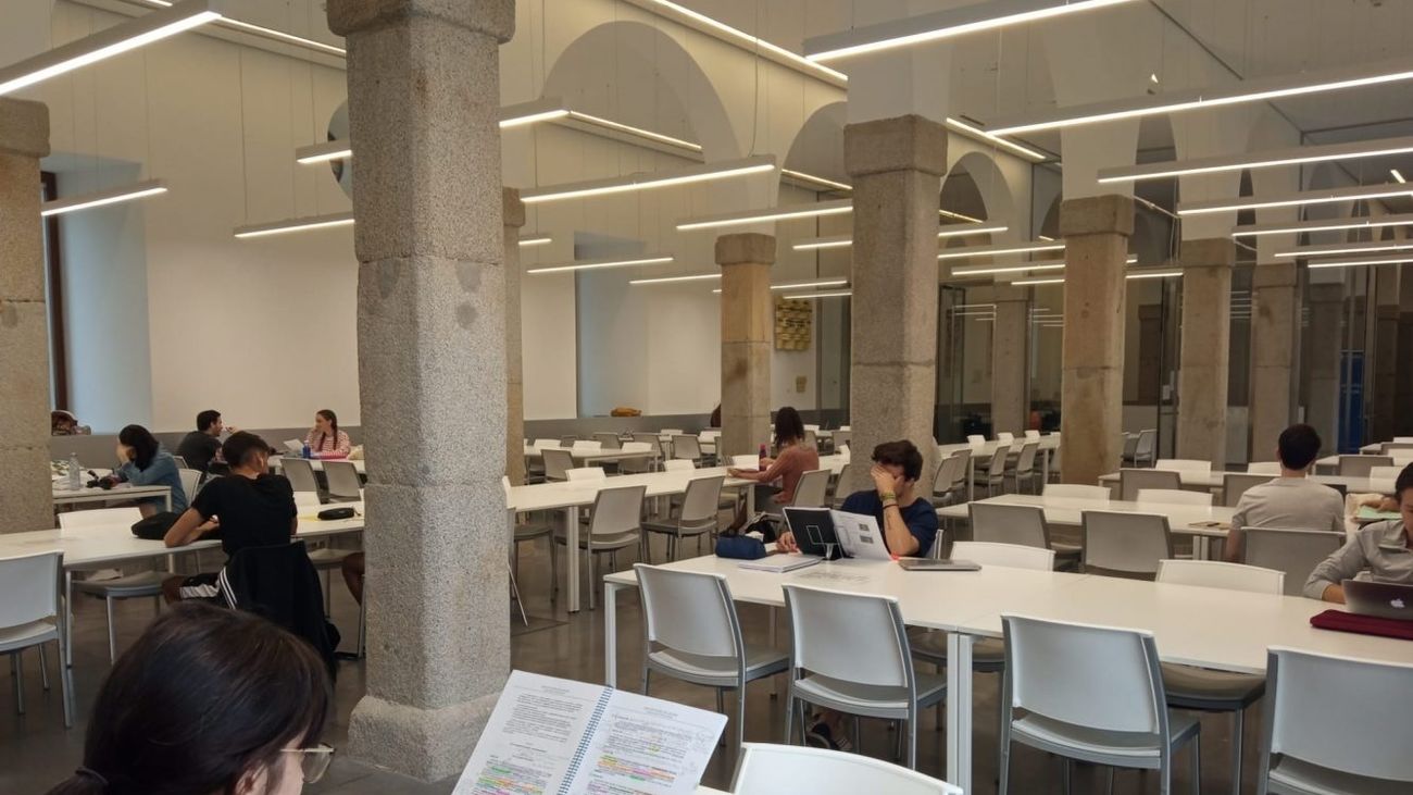 Las bibliotecas municipales de Madrid cerrarán a las 21,30 horas entre semana