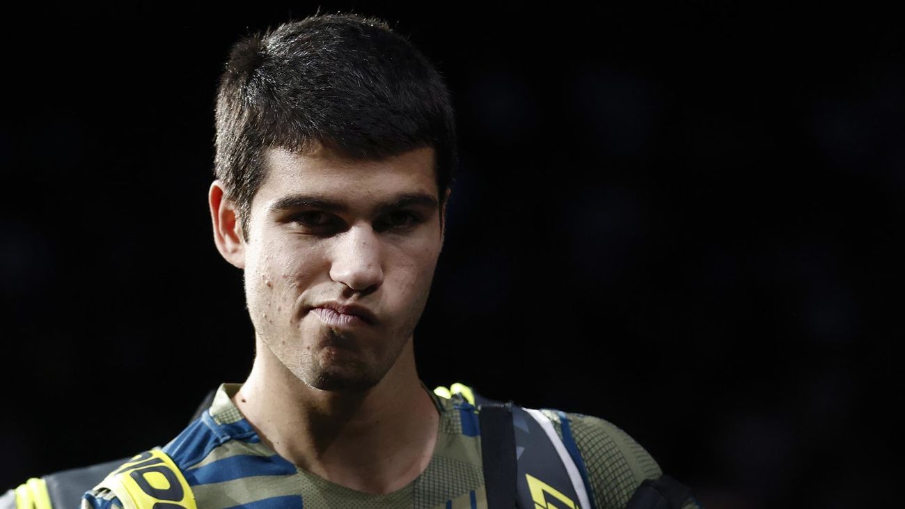 Un mermado Alcaraz se retira en París y no garantiza el número uno en 2022