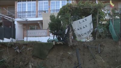 Vecinos de Arroyomolinos temen que sus casas se derrumben si hay lluvias y piden que comiencen las obras