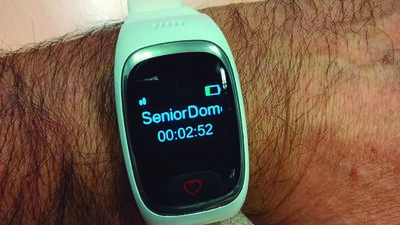 Alcobendas ofrece relojes para 'geolocalizar' a sus mayores si se desorientan