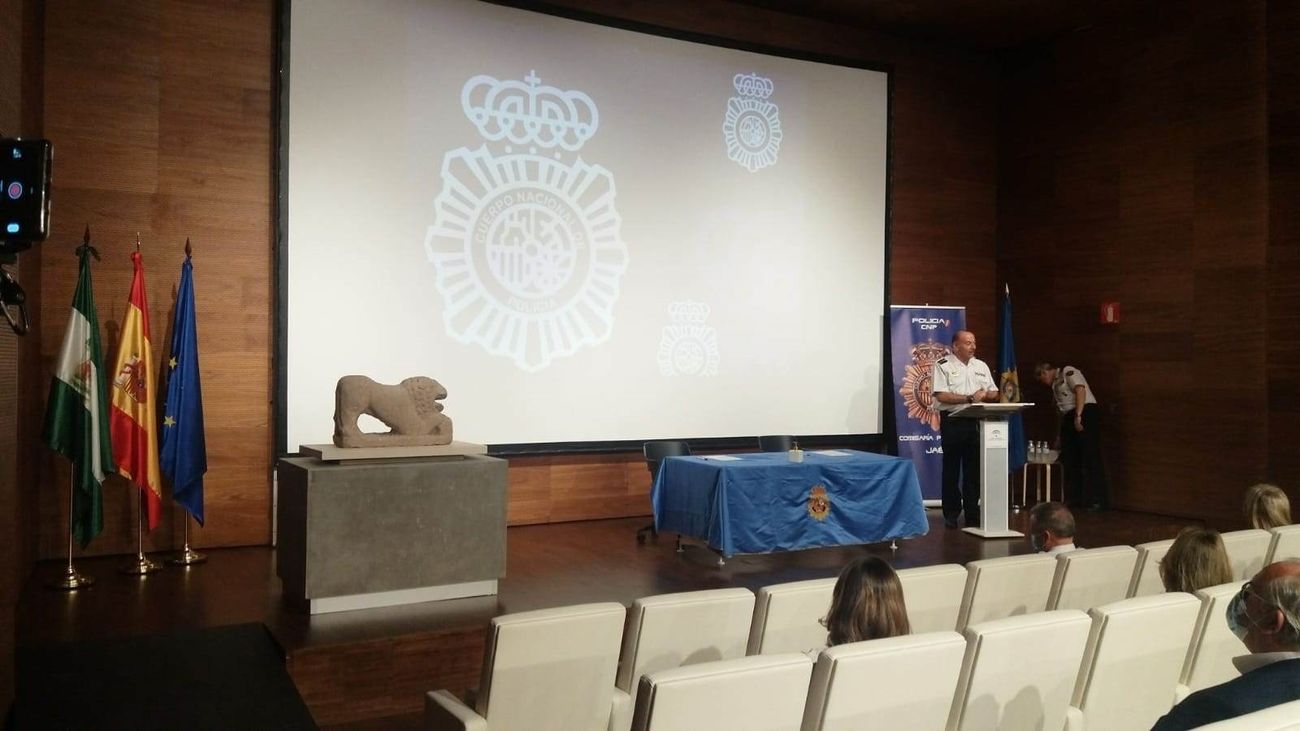 Escultura de león recuperado por la Policía Nacional en 2020