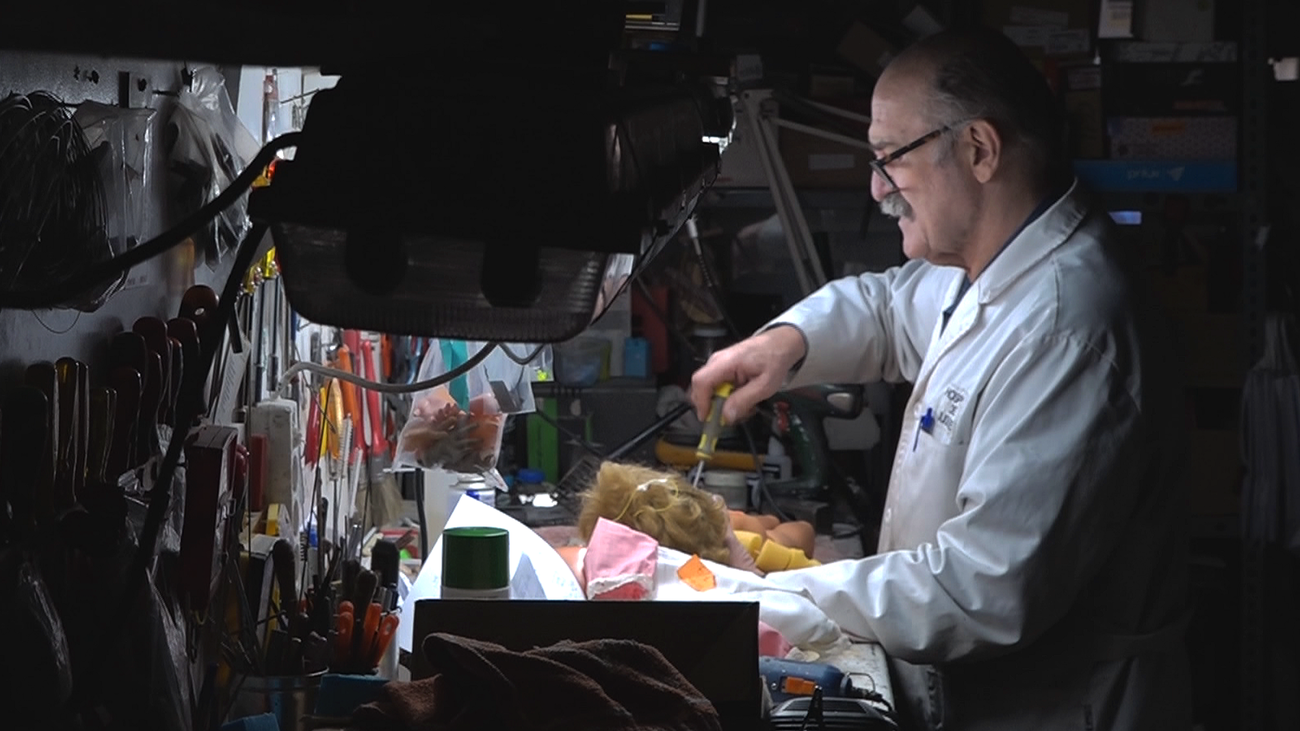 El último doctor de juguetes que quedaba en España se jubila