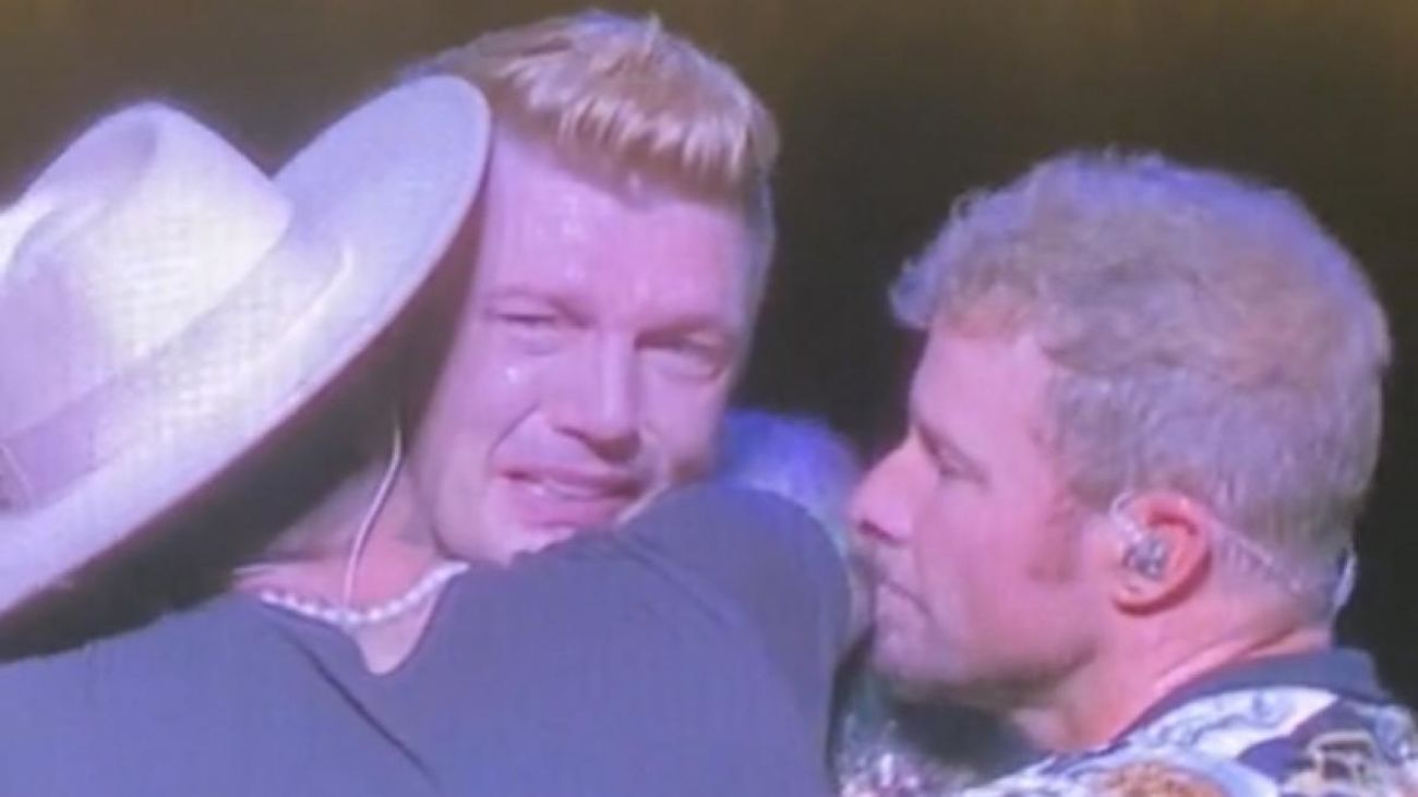 Nick Carter roto de dolor, por la muerte de su hermano Aaron, en el concierto de Backstreet Boys en Londres