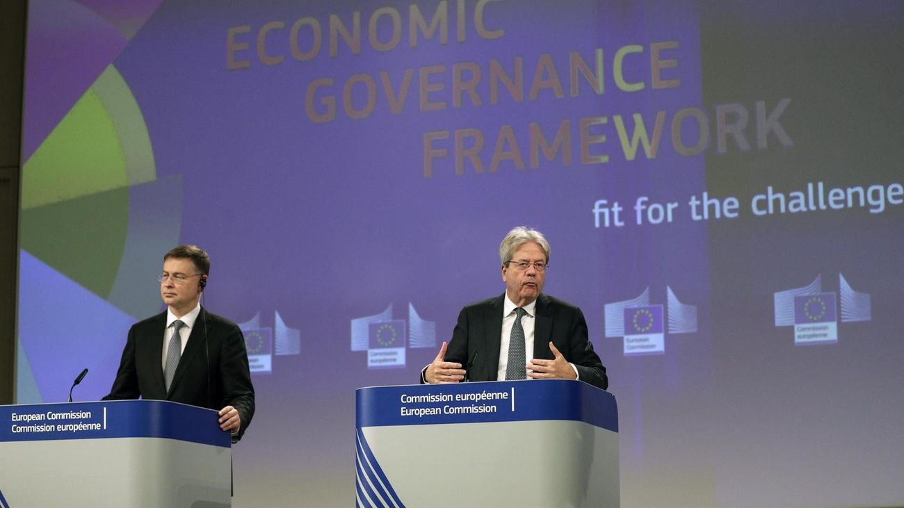 Bruselas propone más flexibilidad para reducir deuda a cambio de más multas