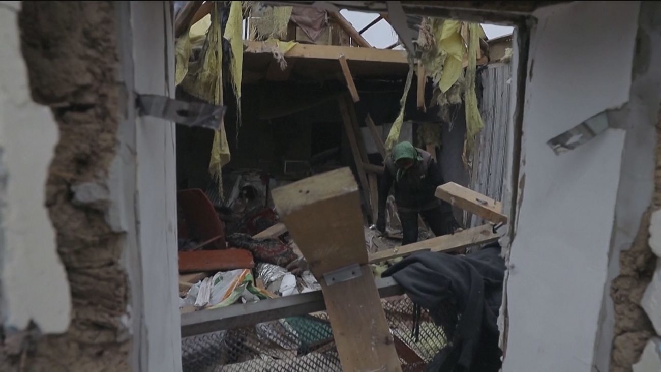 La retirada rusa en Ucrania hace recelar a Zelenski, presionado ahora para negociar