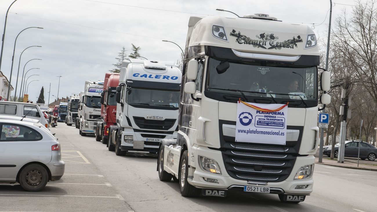 Huelga de transportistas: los convocantes mantienen el paro indefinido a partir del lunes