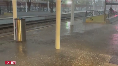 Rayos, truenos y lluvia en Madrid y granizo en  la Sierra la tarde de este sábado