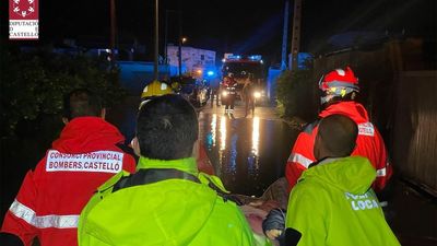Una torrencial tormenta con granizo descarga sobre el área metropolitana de Valencia
