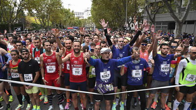 Los colchoneros derrotan a los madridistas en la carrera de las aficiones