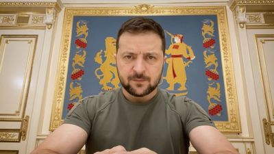 Zelenski denuncia atrocidades rusas en Jersón y más de 400 crímenes de guerra