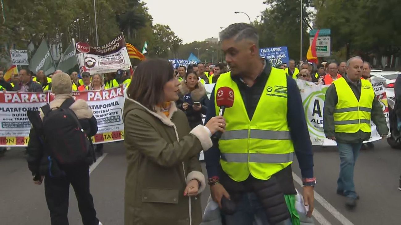 Cientos de transportistas marchan por Madrid para reclamar mejoras laborales