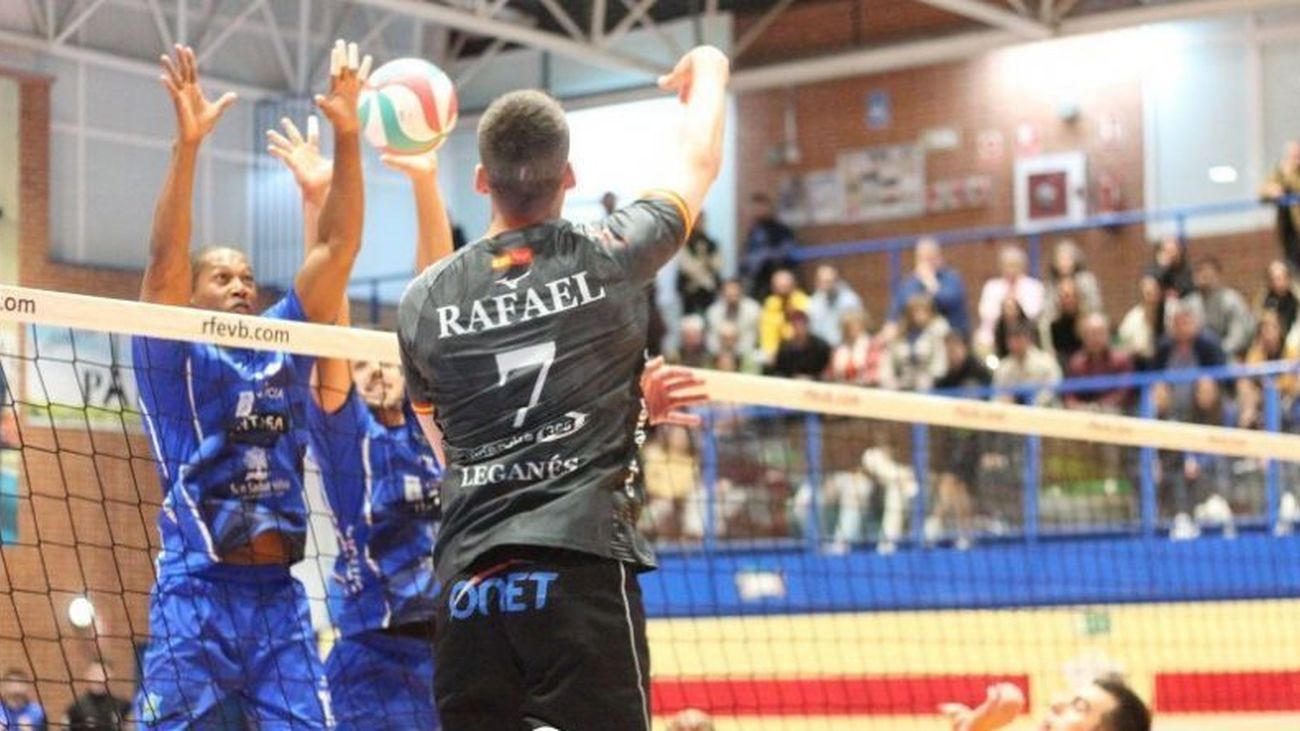 Victoria del Alcorcón en el derbi ante el Pinto en la Superliga Masculina 2