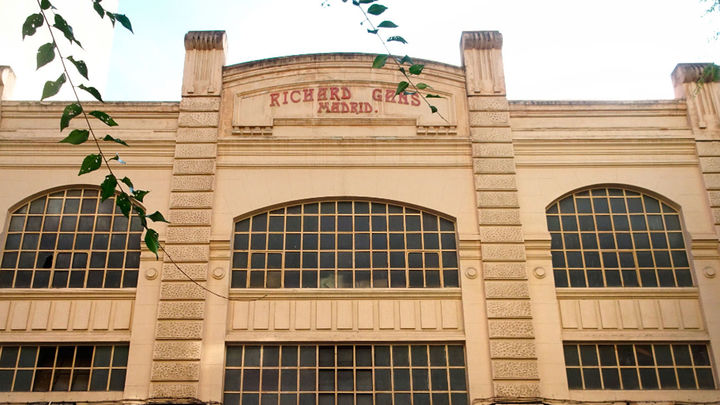 Detalle de la fachada de la Imprenta y Fundición tipográfica Richard Gans, en Madrid / Wikipedia