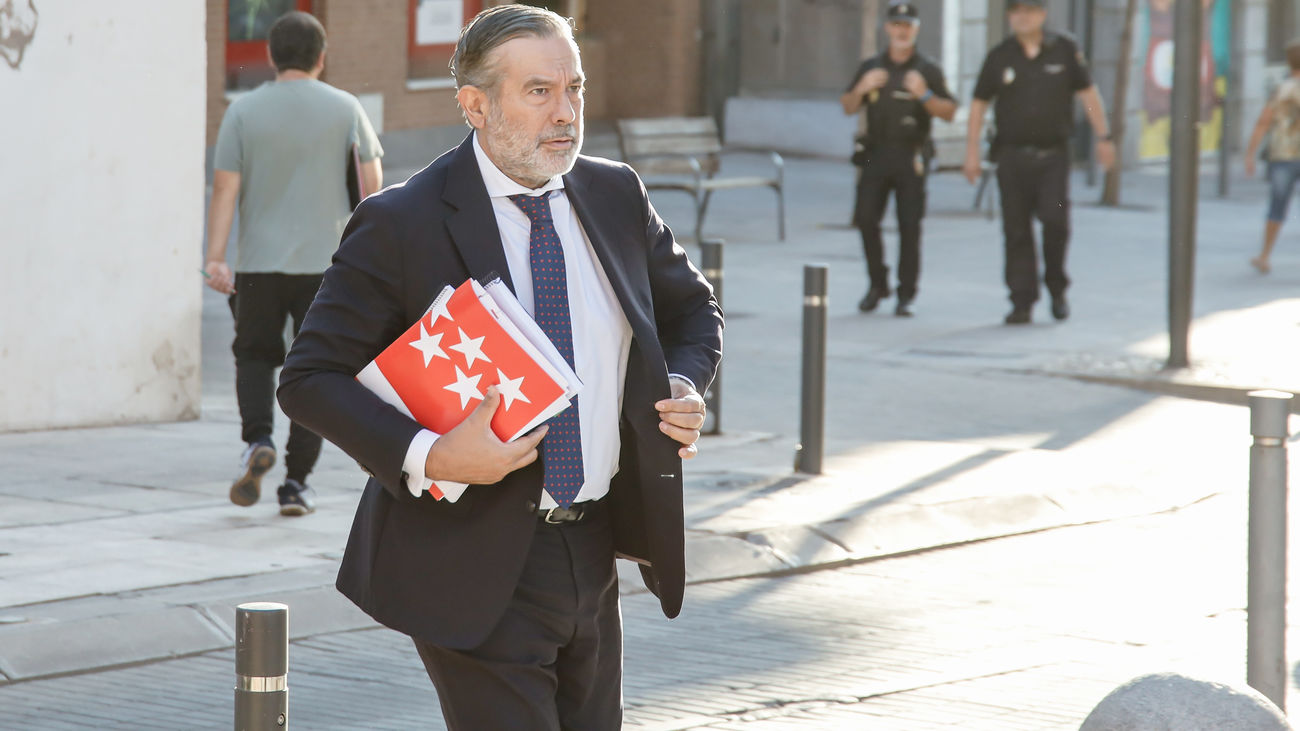 Enrique López dice que al Gobierno le molestan las investigaciones sobre ETA