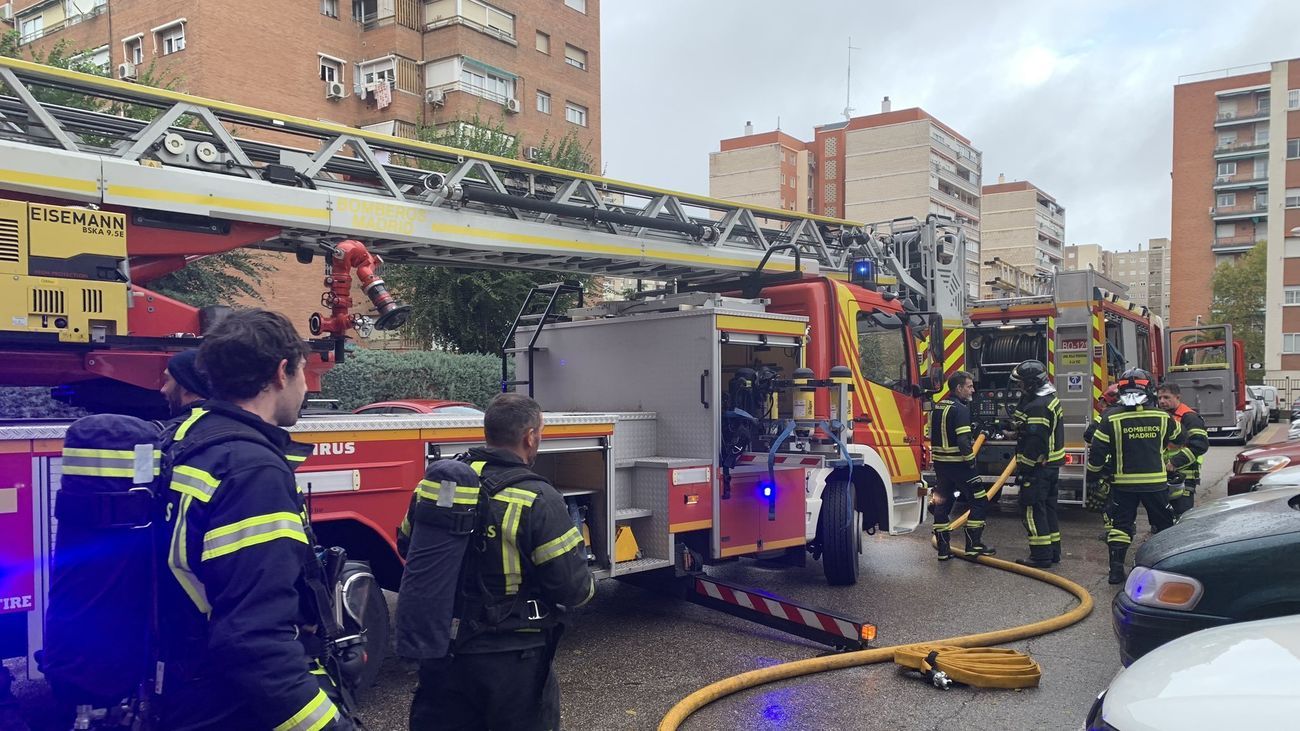 Dos heridos por intoxicación de humo en el incendio en una vivienda en Latina