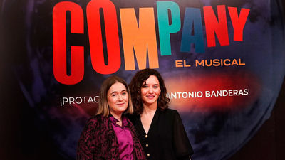 Díaz Ayuso asiste a la reinauguración del Teatro Albéniz con el estreno de 'Company', de Antonio Banderas