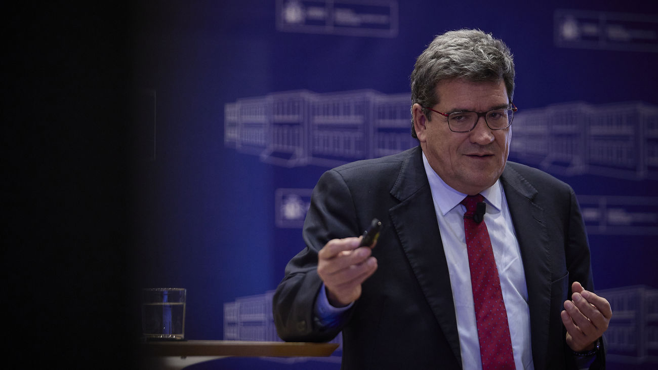 El Gobierno planea subir las cotizaciones y las pensiones máximas un 30% en un período de 30 años