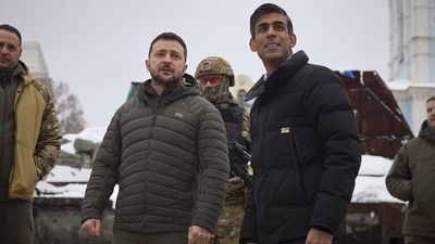 Zelenski planea aumentar el número de batallones en el sur y este de Ucrania