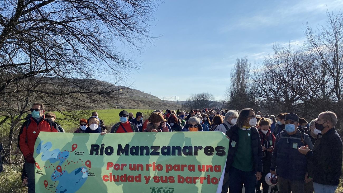 Manifestación vecinal en Perales del Río (Getafe) por la recuperación del río Manzanares