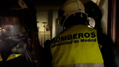 Dos hombres de avanzada edad mueren por el humo en un incendio en Móstoles