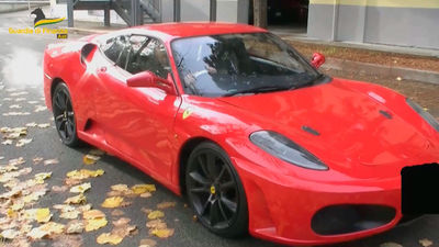 Parece un Ferrari, pero no lo es... y su dueño ha sido detenido