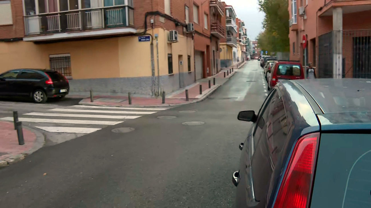 Atropellan hasta en dos ocasiones a una mujer que iba junto a su hija en Villaverde