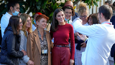 La reina Letizia visita la unidad de salud mental del Parque Sanitario Sant Joan de Déu
