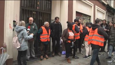 Mariano, vecino de Lavapiés, logra frenar su desahucio