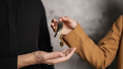 Los propietarios de vivienda denuncian que alargar el tope del 2%  al alquiler es "inaceptable"