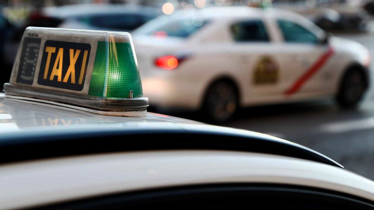 ¿Quién puede disfrutar de los paseos gratuitos en 'Taxiluz'?